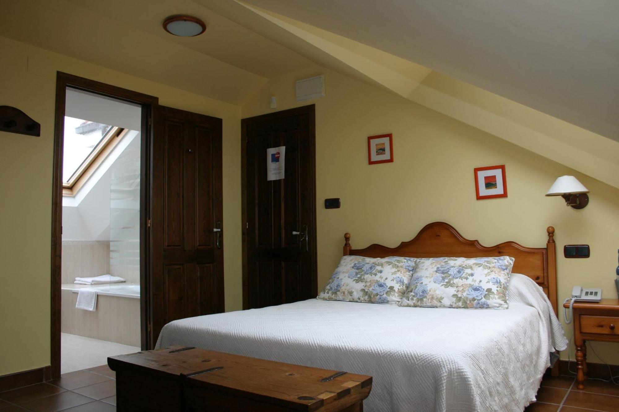 Somonte Hotel Quintes Екстериор снимка